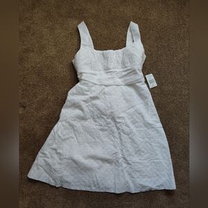 White Sleeveless Dress